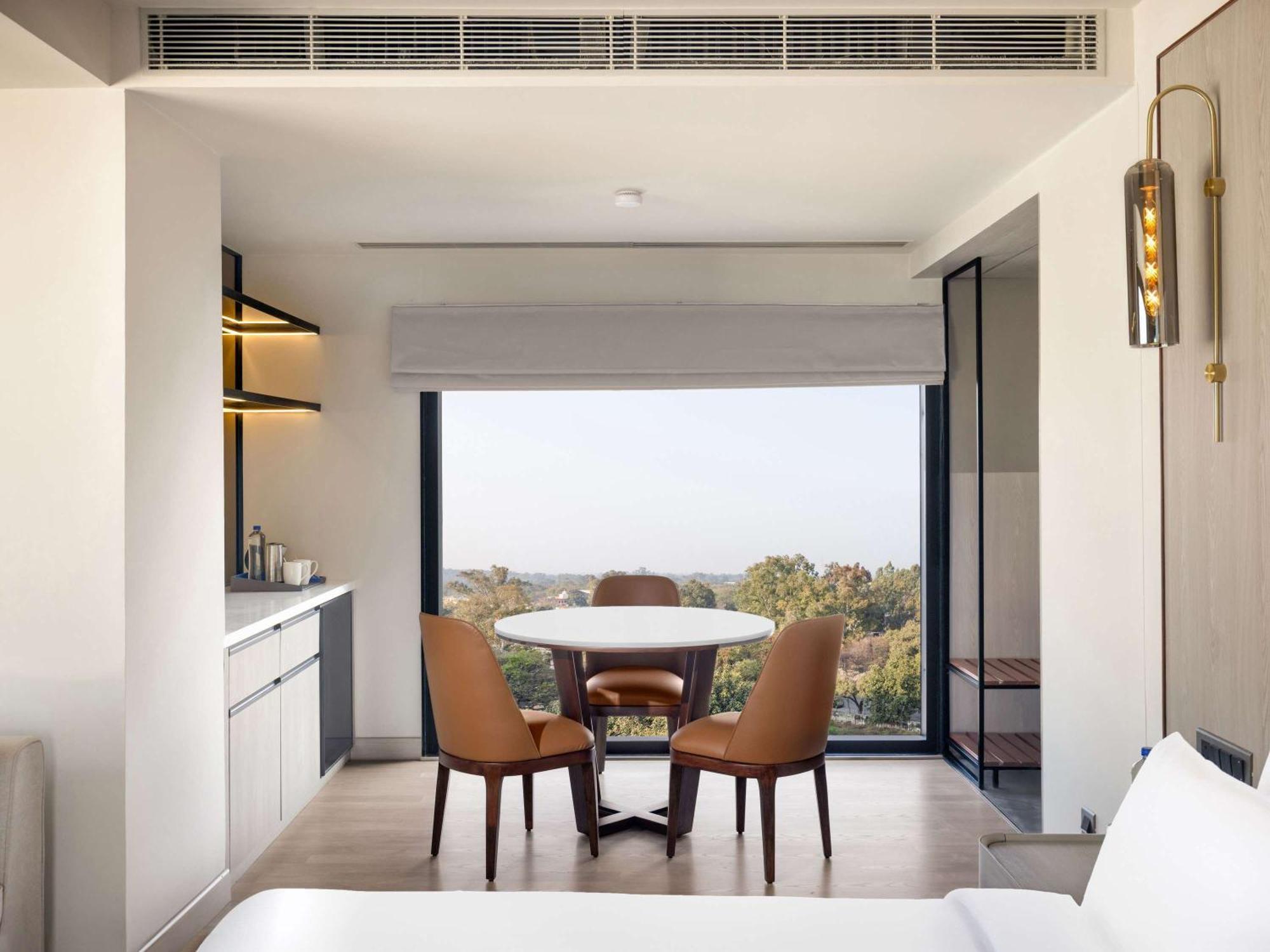 Mercure Chandigarh Tribune Chowk Экстерьер фото